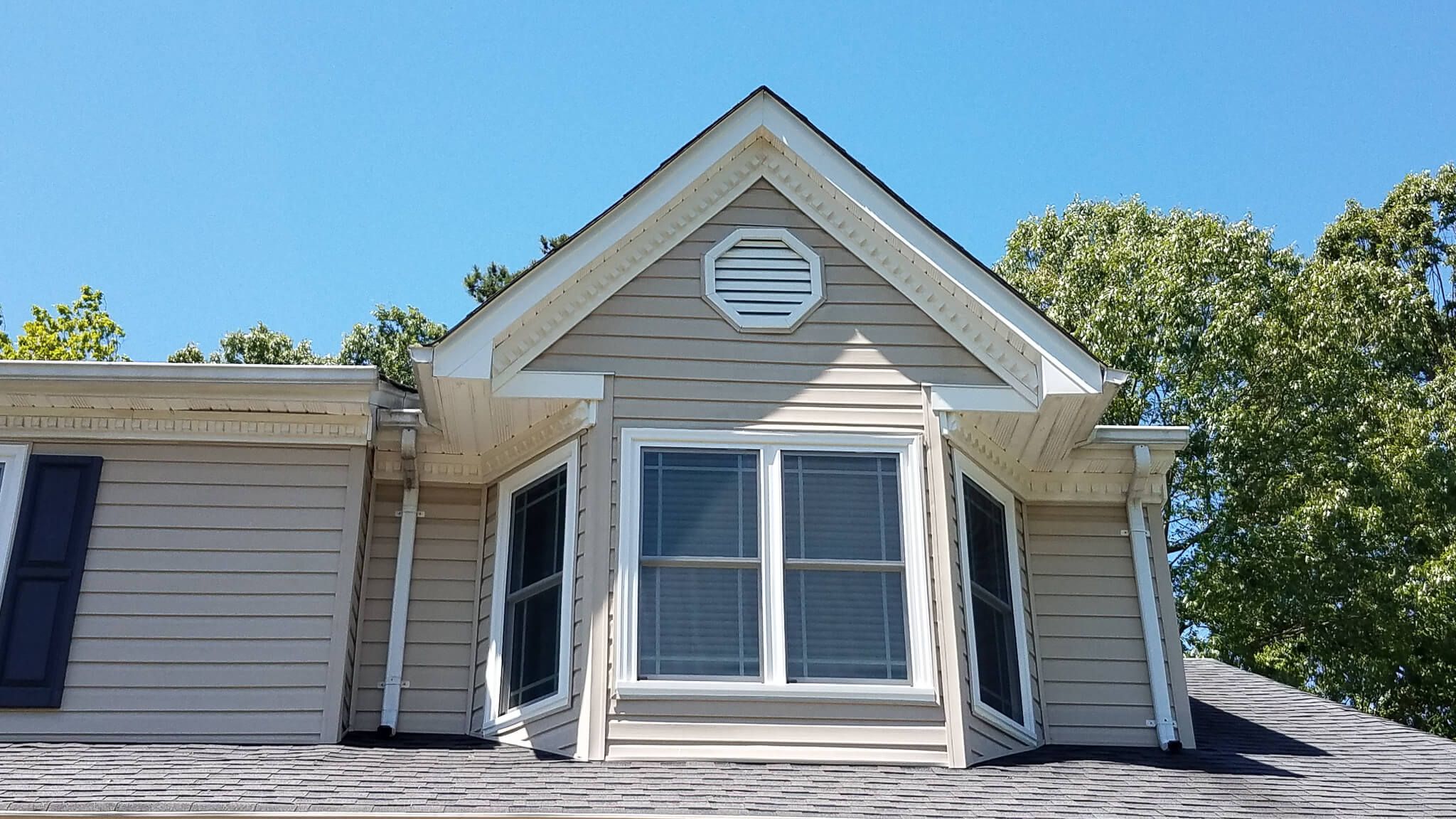 Replacement Double Hung Windows in Yorktown House